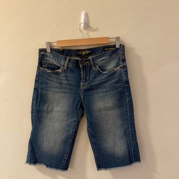 LUCKY Brand Dark Wash Jean Bermuda Shorts Size 4/27 - Picture 2 of 14